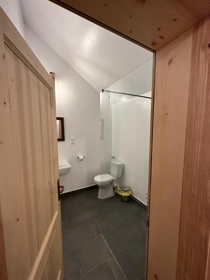 Madarasi Sportbazis Hotel Capilnita Buitenkant foto