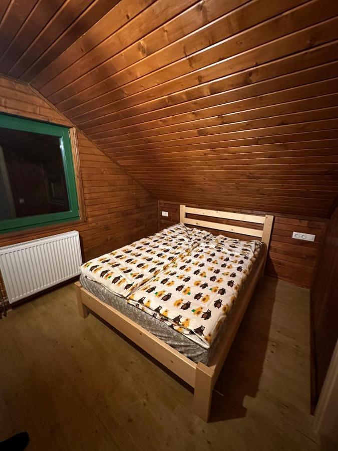Madarasi Sportbazis Hotel Capilnita Buitenkant foto