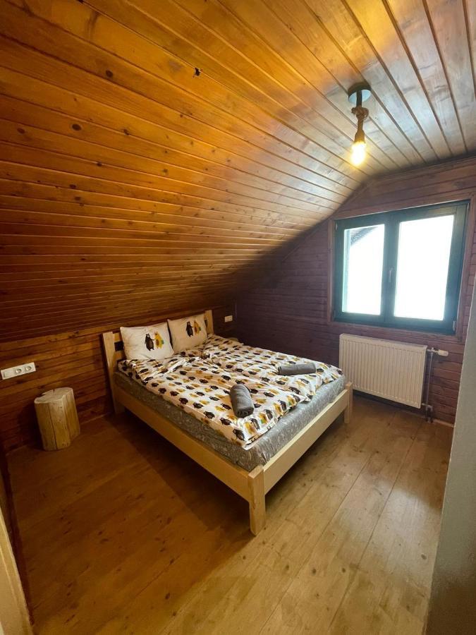 Madarasi Sportbazis Hotel Capilnita Buitenkant foto