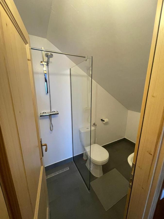Madarasi Sportbazis Hotel Capilnita Buitenkant foto