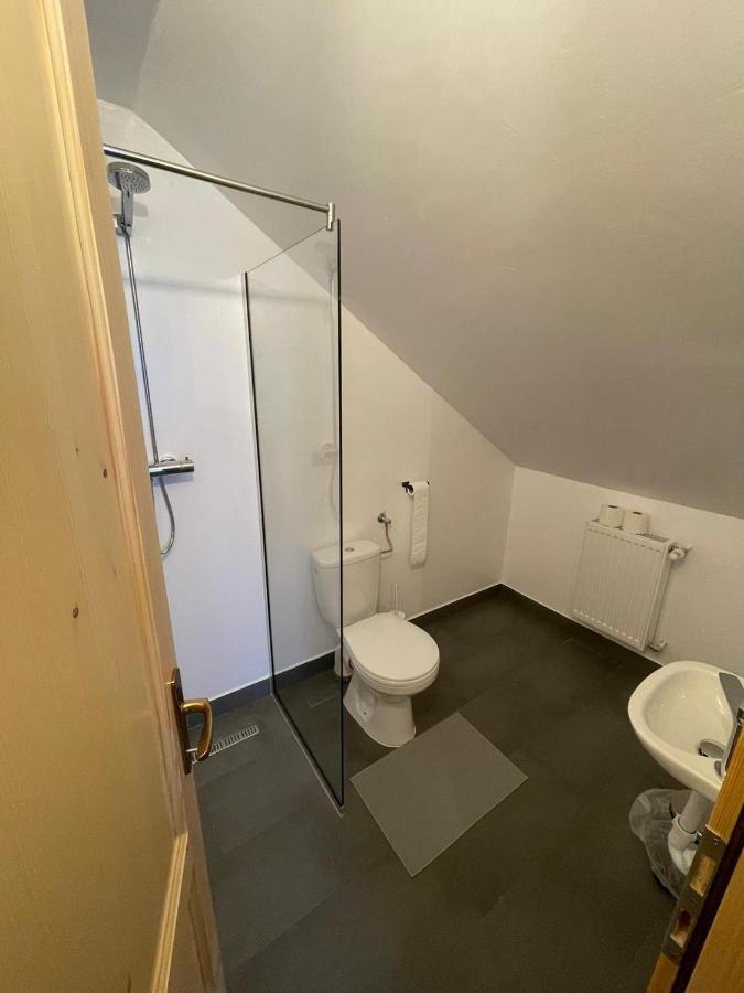 Madarasi Sportbazis Hotel Capilnita Buitenkant foto