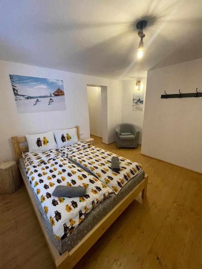 Madarasi Sportbazis Hotel Capilnita Buitenkant foto