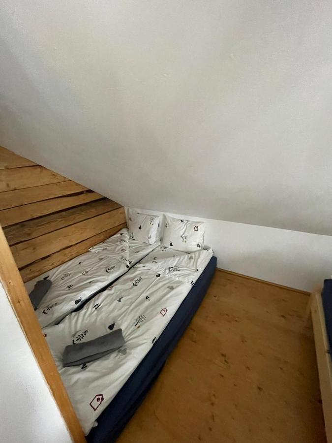 Madarasi Sportbazis Hotel Capilnita Buitenkant foto