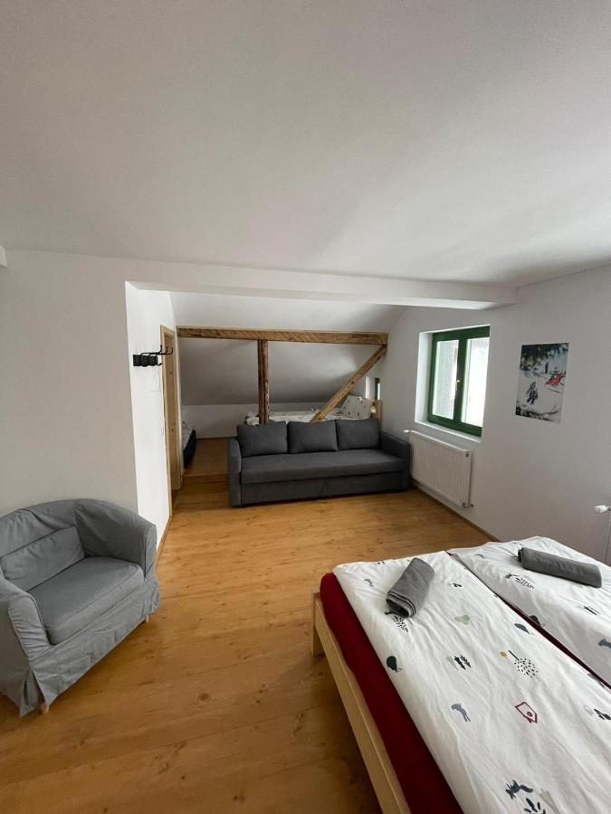 Madarasi Sportbazis Hotel Capilnita Buitenkant foto