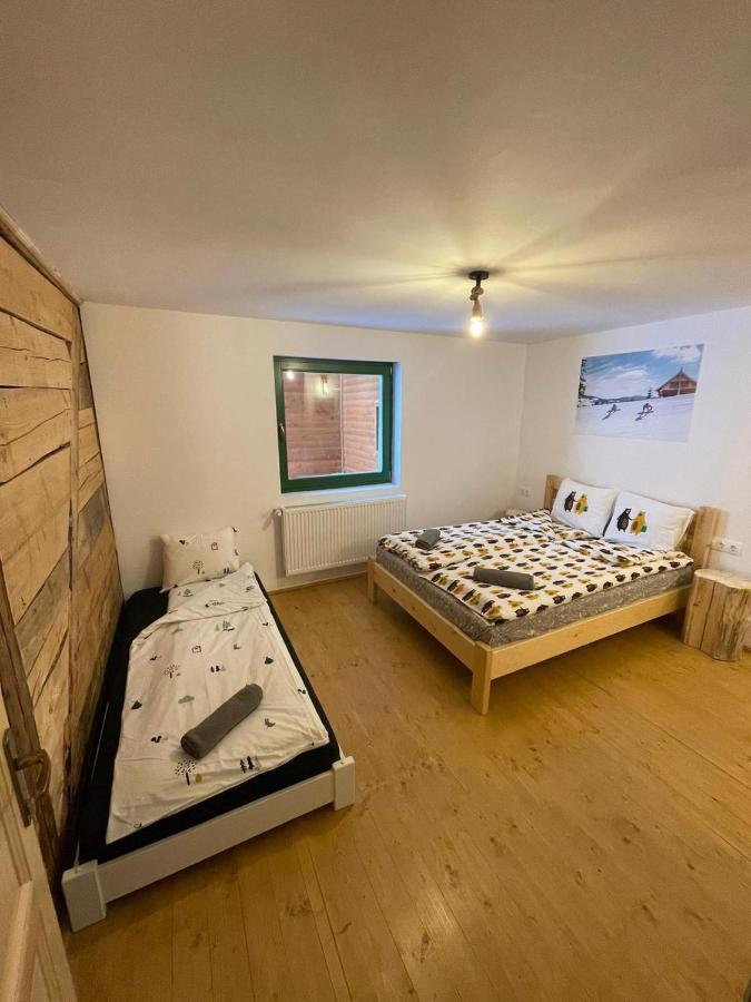 Madarasi Sportbazis Hotel Capilnita Buitenkant foto