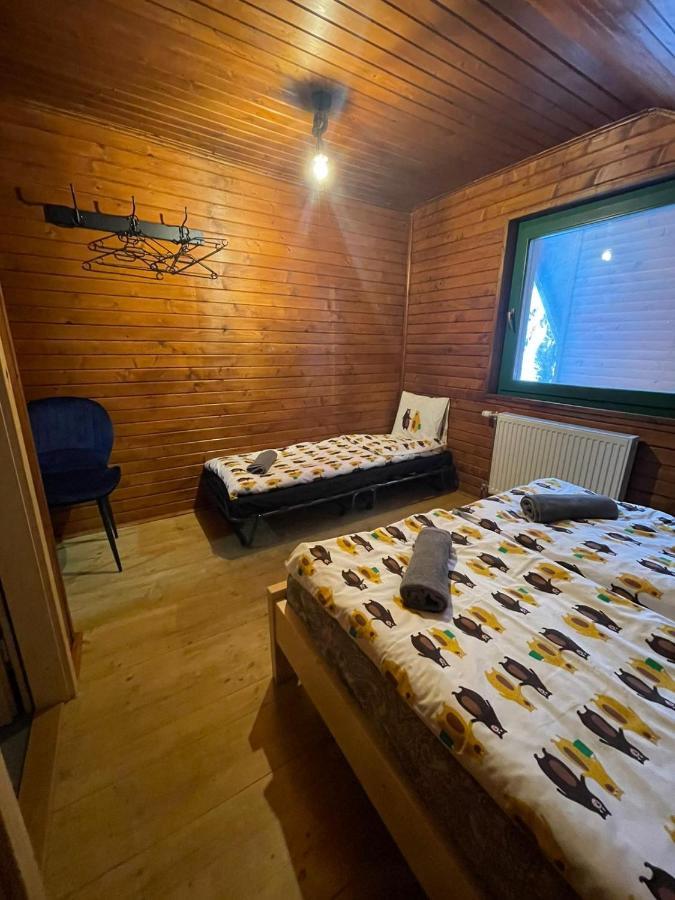 Madarasi Sportbazis Hotel Capilnita Buitenkant foto