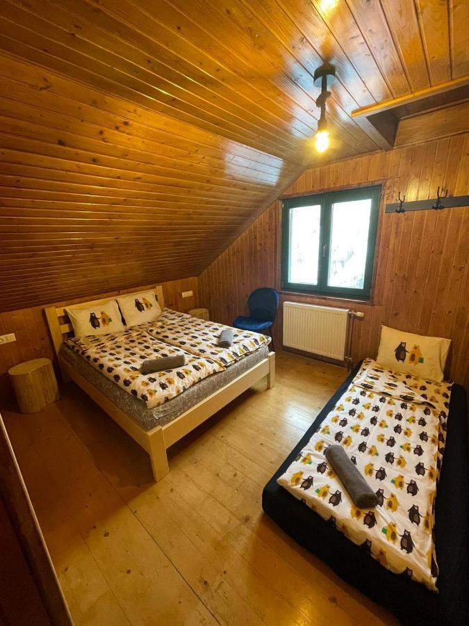 Madarasi Sportbazis Hotel Capilnita Buitenkant foto