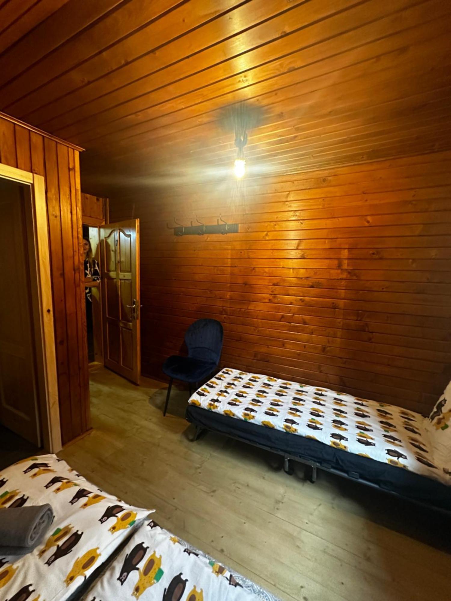 Madarasi Sportbazis Hotel Capilnita Buitenkant foto